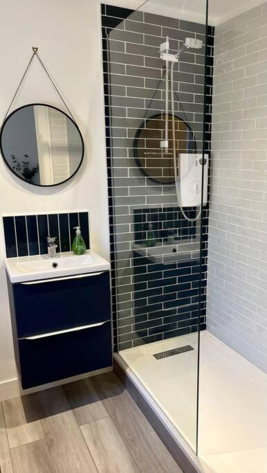 Apartament The Hideaway With Own Private Sunny Garden Bournemouth Zewnętrze zdjęcie